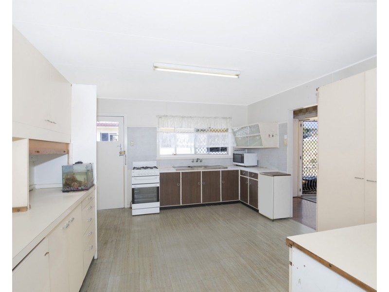 303 Kitchener Road, Stafford QLD 4053