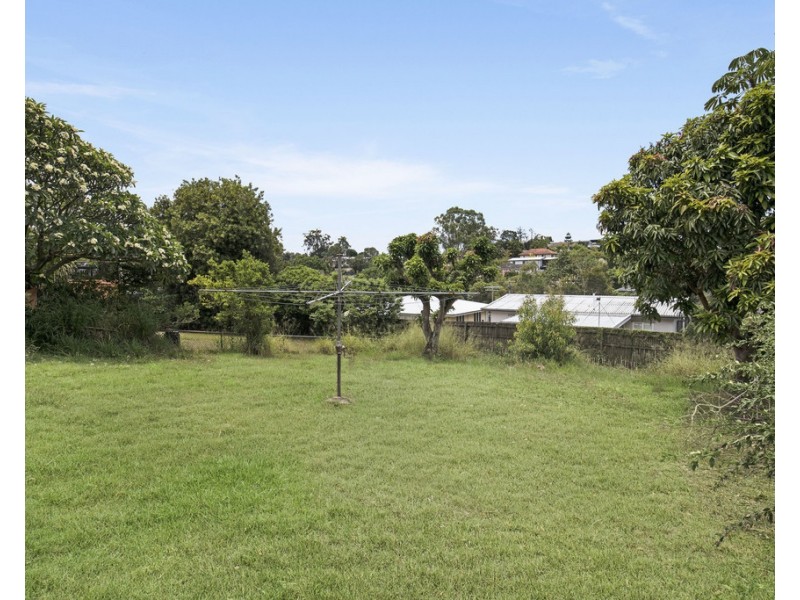 303 Kitchener Road, Stafford QLD 4053