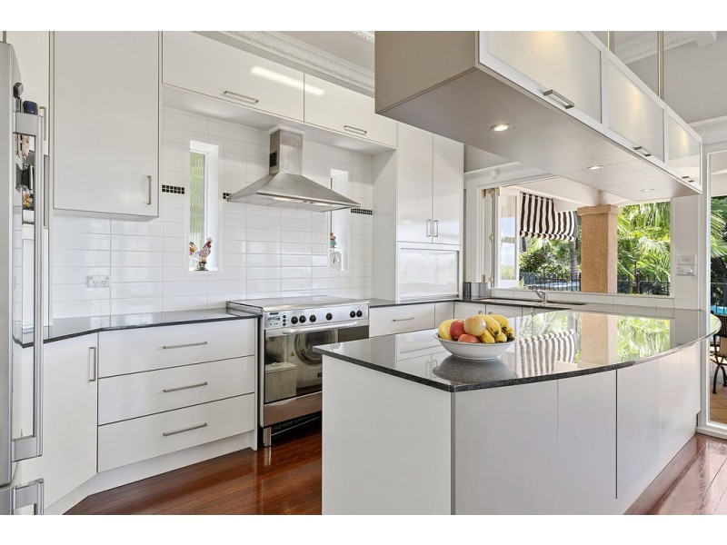 70 Markwell Street, Hamilton QLD 4007