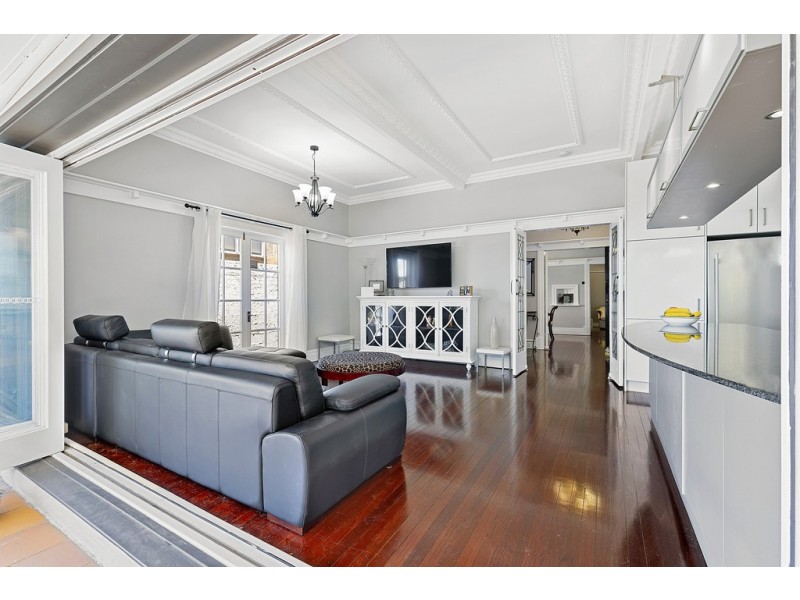 70 Markwell Street, Hamilton QLD 4007