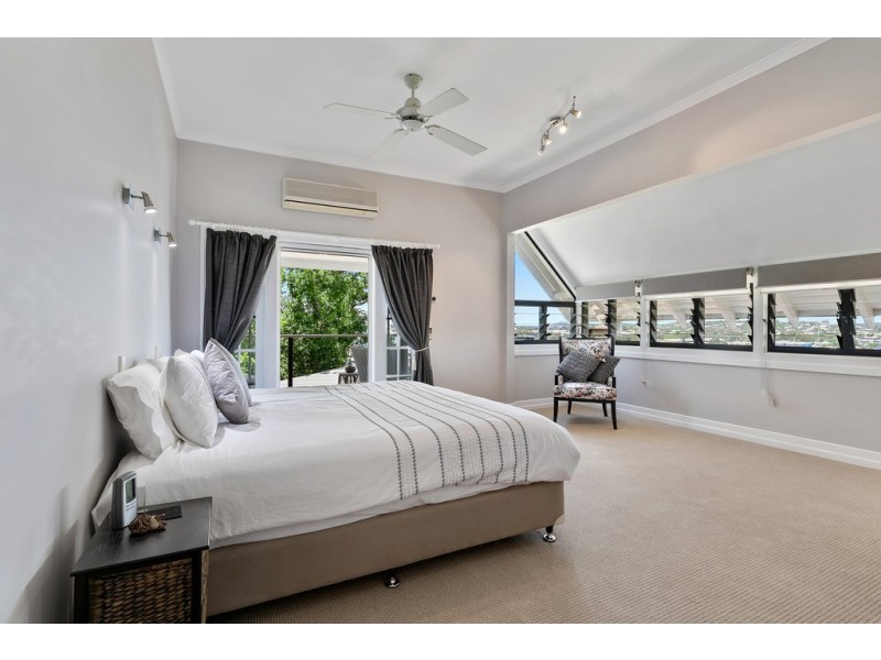 70 Markwell Street, Hamilton QLD 4007