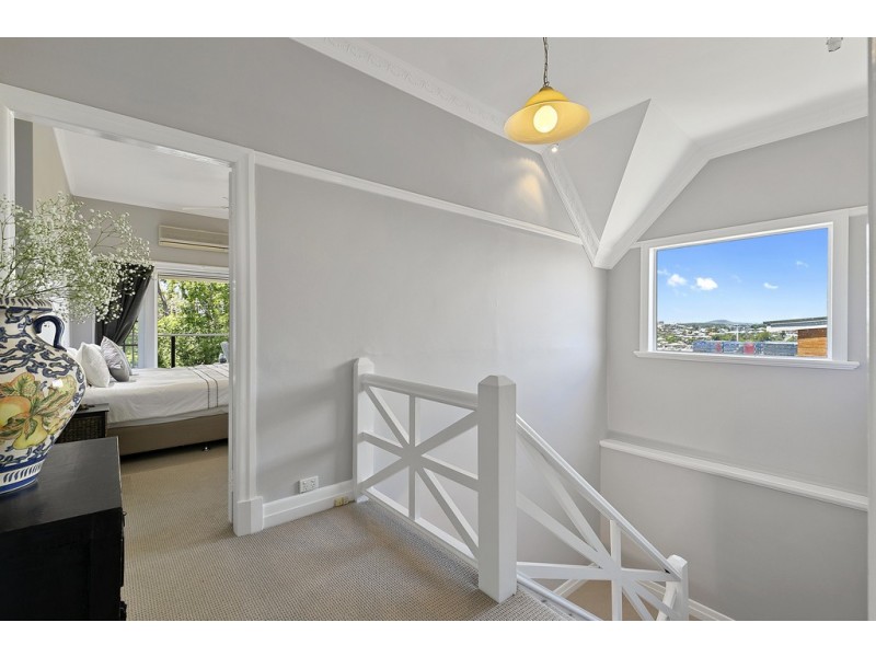 70 Markwell Street, Hamilton QLD 4007