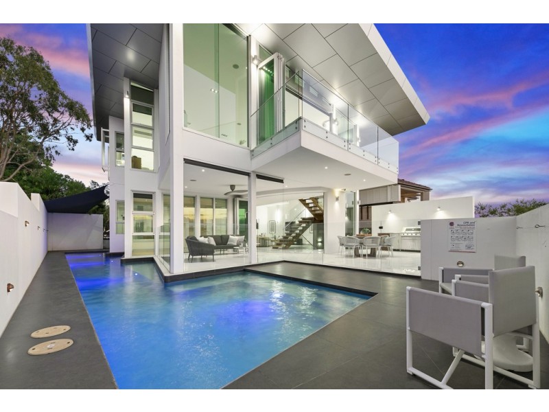 15 Wentworth Parade, Balmoral QLD 4171