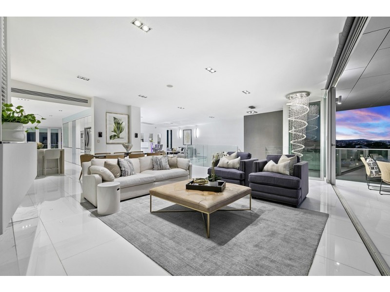 15 Wentworth Parade, Balmoral QLD 4171