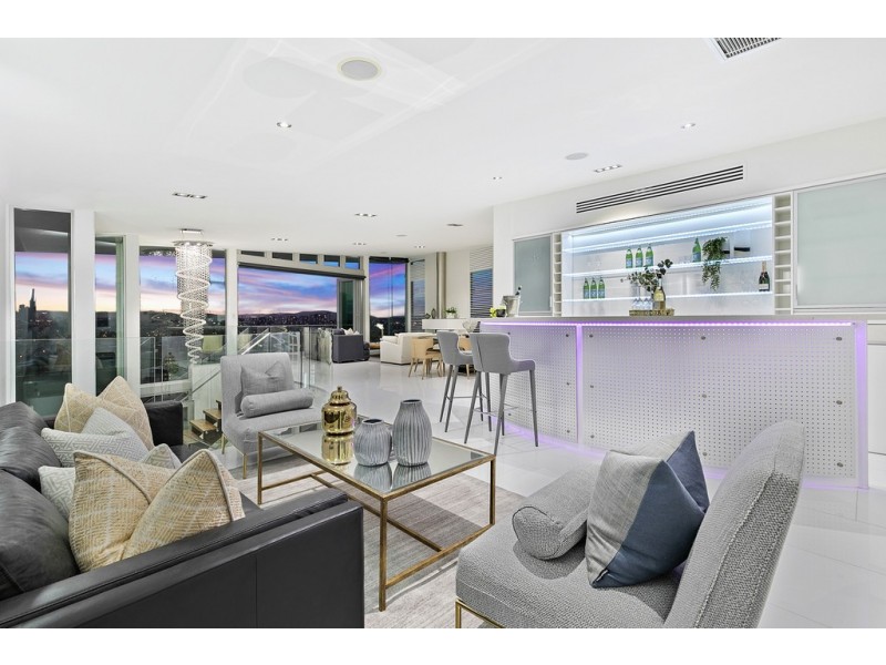 15 Wentworth Parade, Balmoral QLD 4171