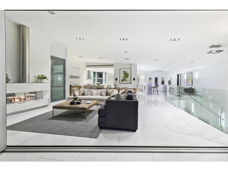 15 Wentworth Parade, Balmoral QLD 4171