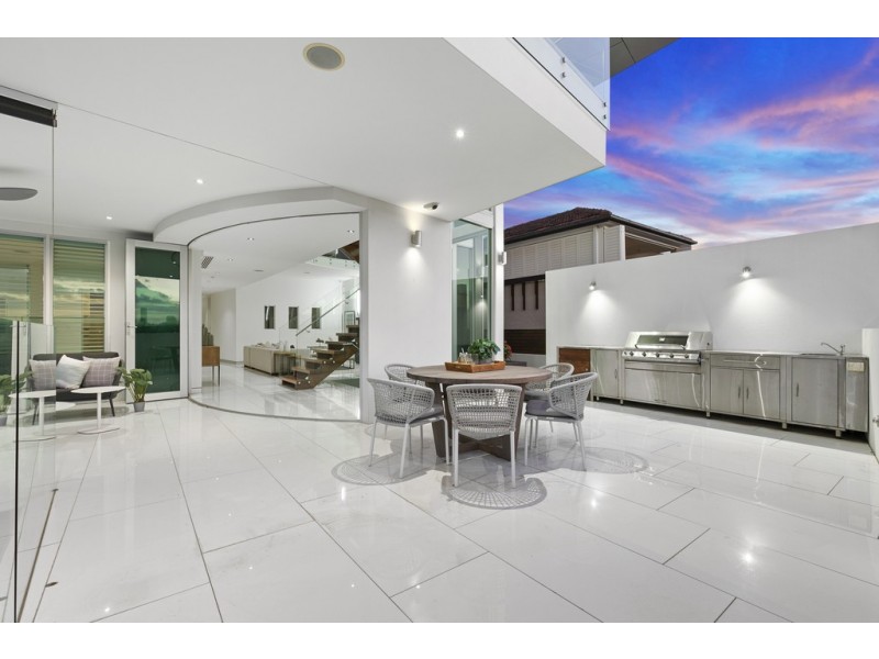 15 Wentworth Parade, Balmoral QLD 4171