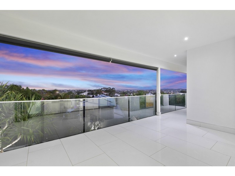 15 Wentworth Parade, Balmoral QLD 4171