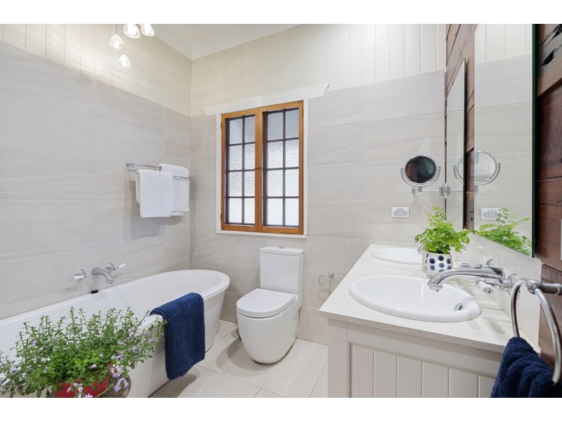 31 Almond Street, Northgate QLD 4013