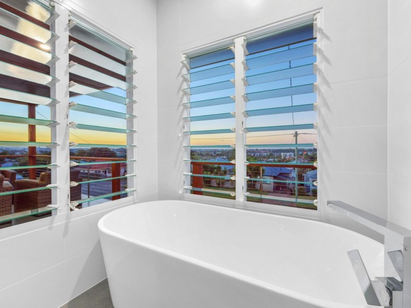 89 Erica Street, Cannon Hill QLD 4170