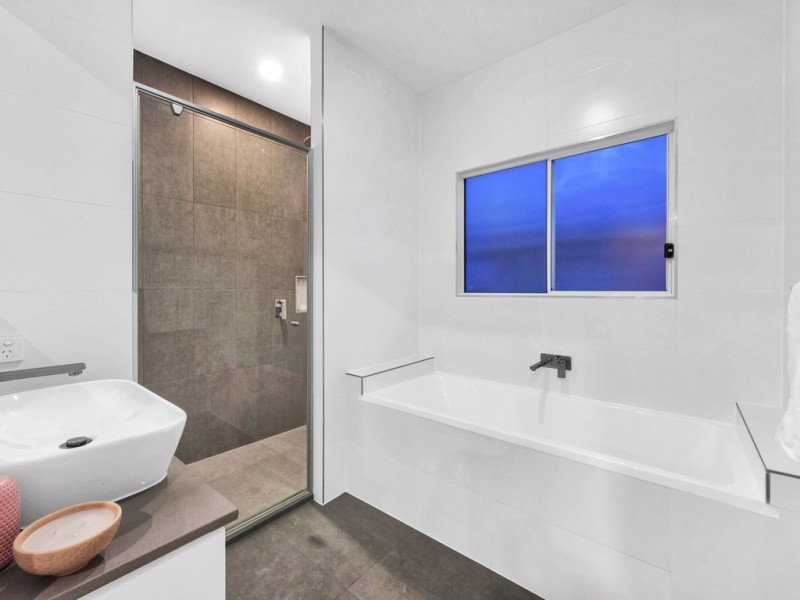 89 Erica Street, Cannon Hill QLD 4170