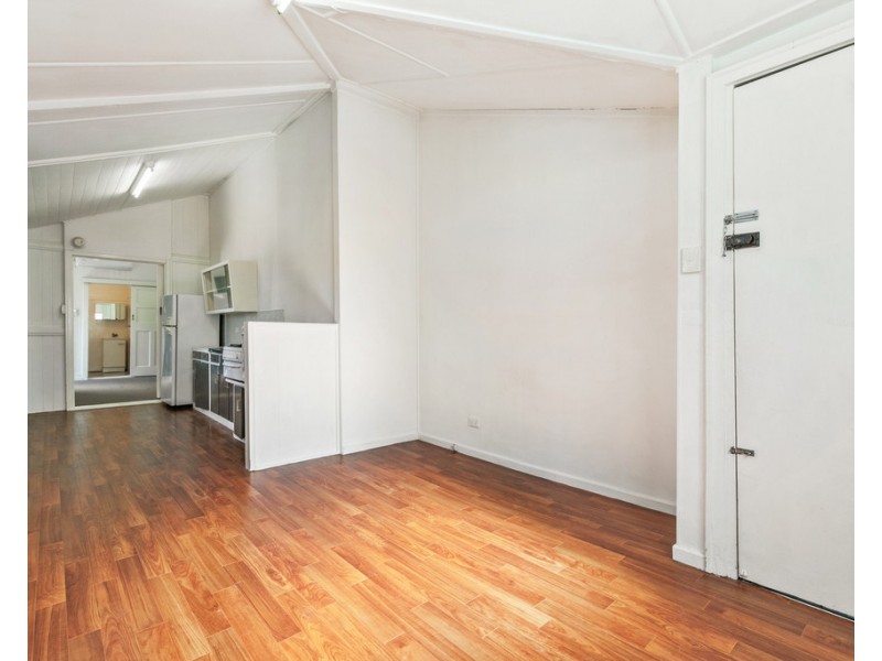 2/74 Westacott Street, Nundah QLD 4012