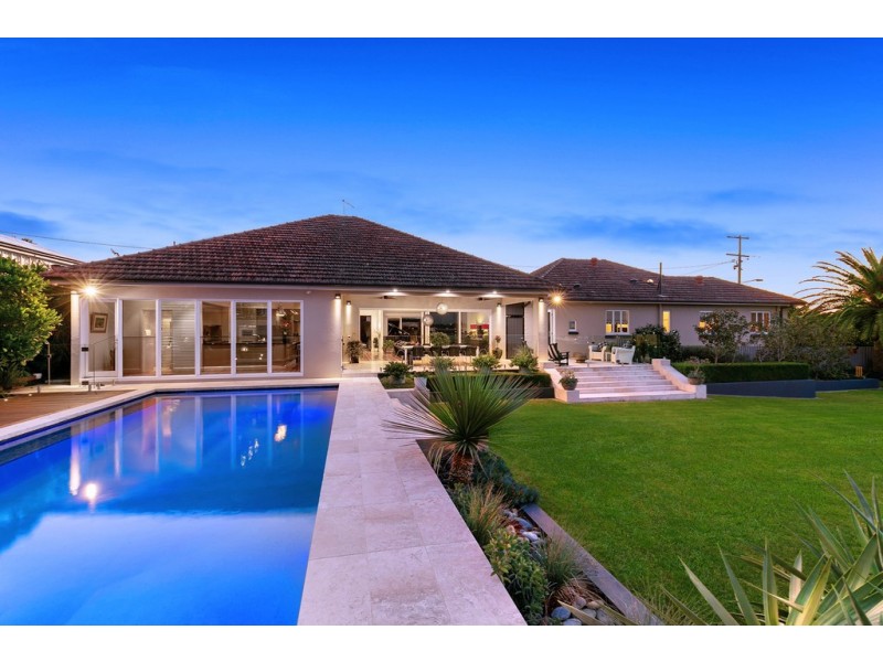 2 Rhyndarra Street, Yeronga QLD 4104