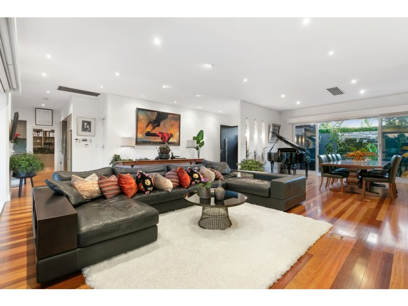 2 Rhyndarra Street, Yeronga QLD 4104