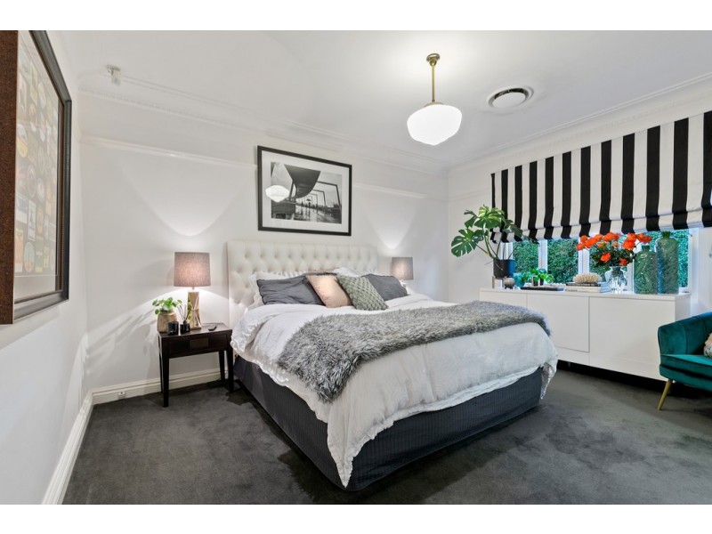 2 Rhyndarra Street, Yeronga QLD 4104