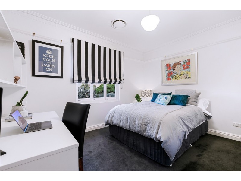 2 Rhyndarra Street, Yeronga QLD 4104