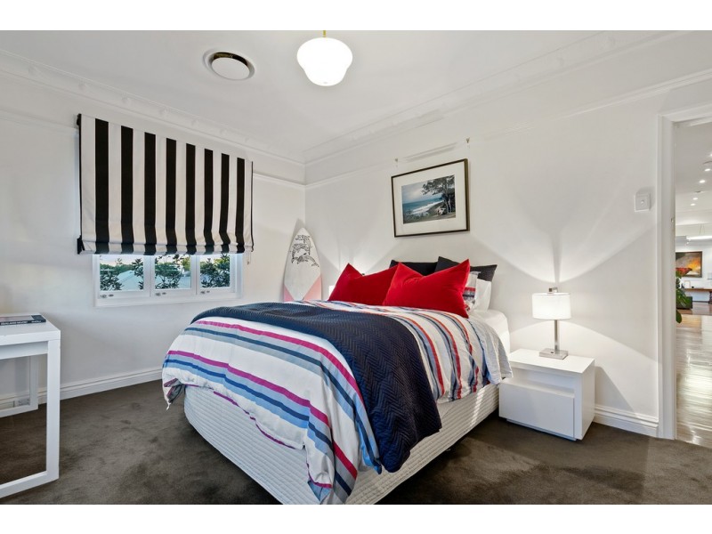 2 Rhyndarra Street, Yeronga QLD 4104