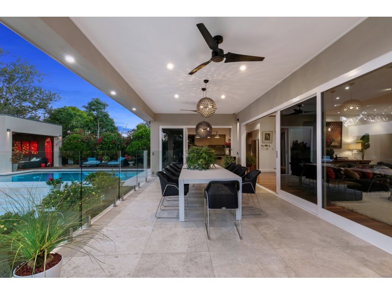 2 Rhyndarra Street, Yeronga QLD 4104