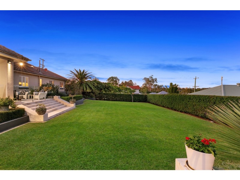 2 Rhyndarra Street, Yeronga QLD 4104