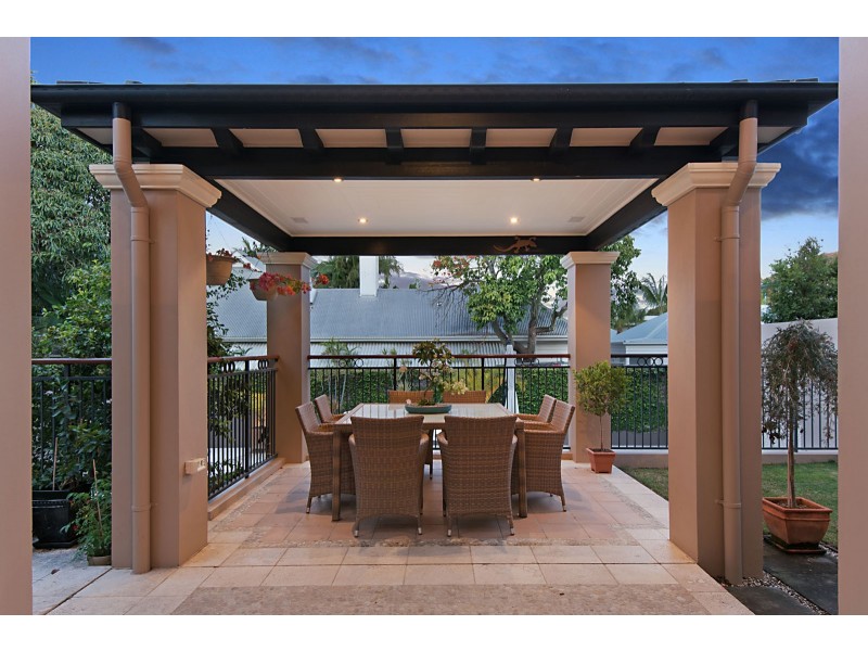 32 Enderley Avenue, Clayfield QLD 4011