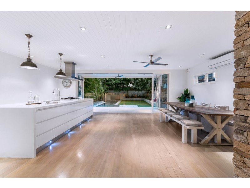 14 Joynt Street, Hamilton QLD 4007