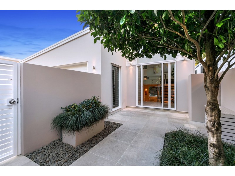 14 Joynt Street, Hamilton QLD 4007