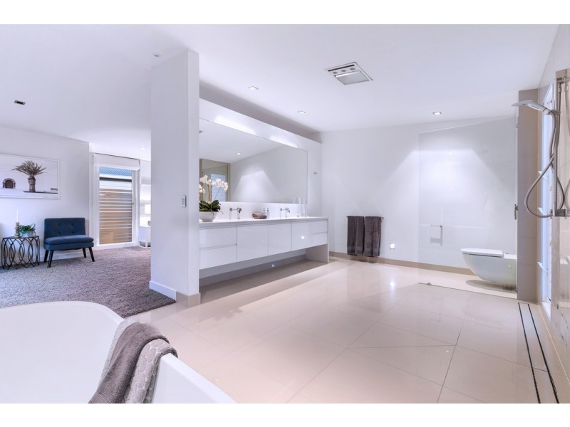 14 Joynt Street, Hamilton QLD 4007