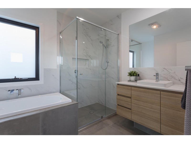 24 Seacrest Court, Raby Bay QLD 4163