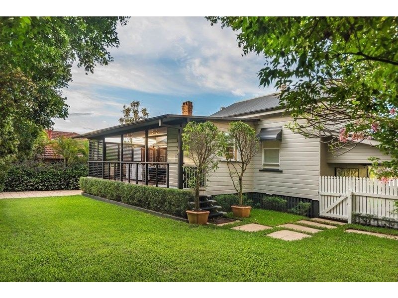 27 Winifred Street, Clayfield QLD 4011