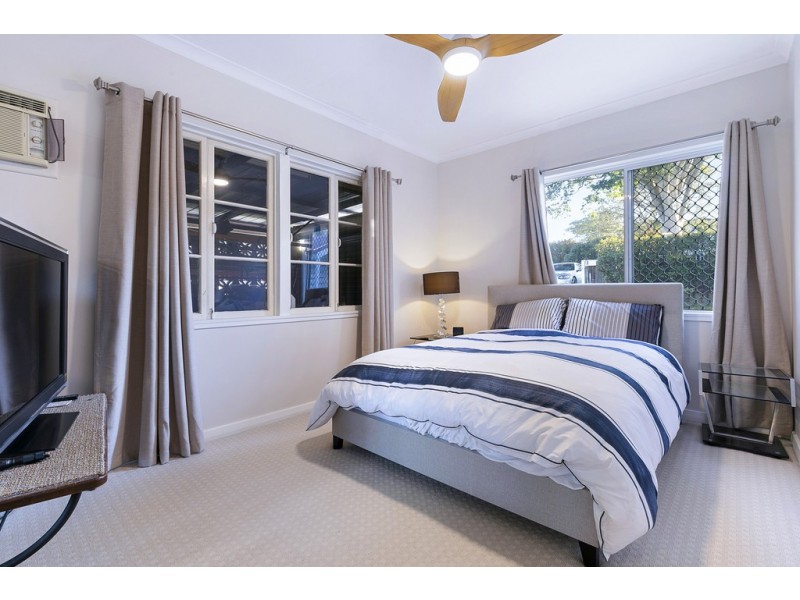 9 White Street, Wavell Heights QLD 4012