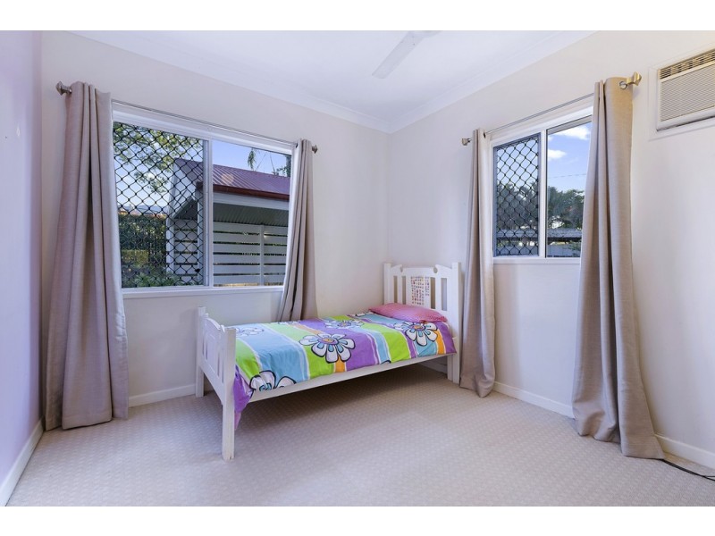 9 White Street, Wavell Heights QLD 4012