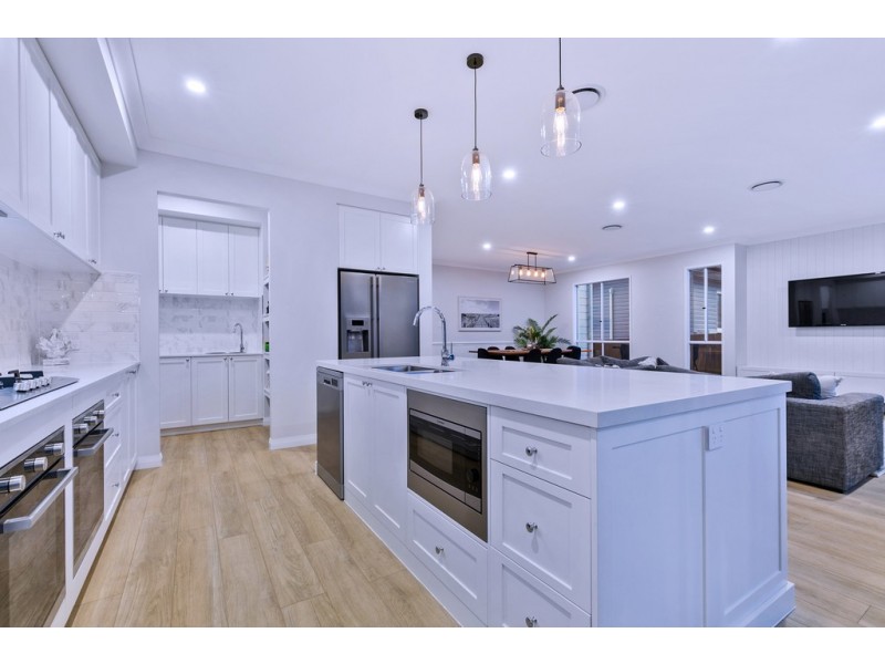 17 Belnoel Street, Wavell Heights QLD 4012