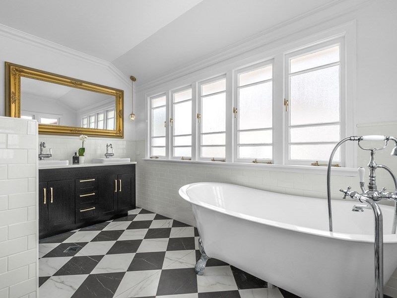 108 Adelaide Street East, Clayfield QLD 4011