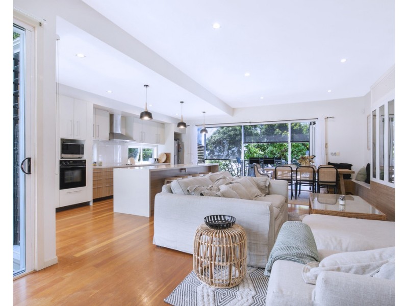 322 Richmond Road, Cannon Hill QLD 4170