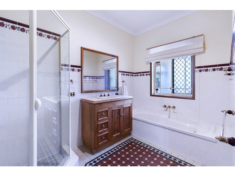 6 Ray Booker Court, Kobble Creek QLD 4520