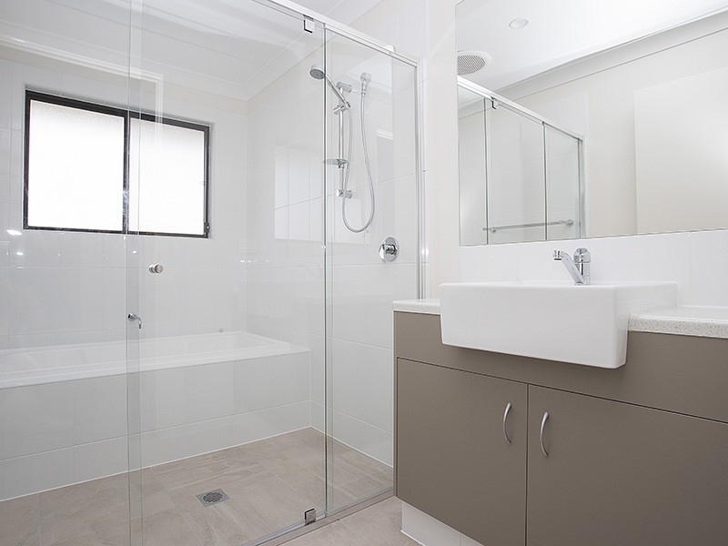 16 Crewes Crescent, Redbank Plains QLD 4301