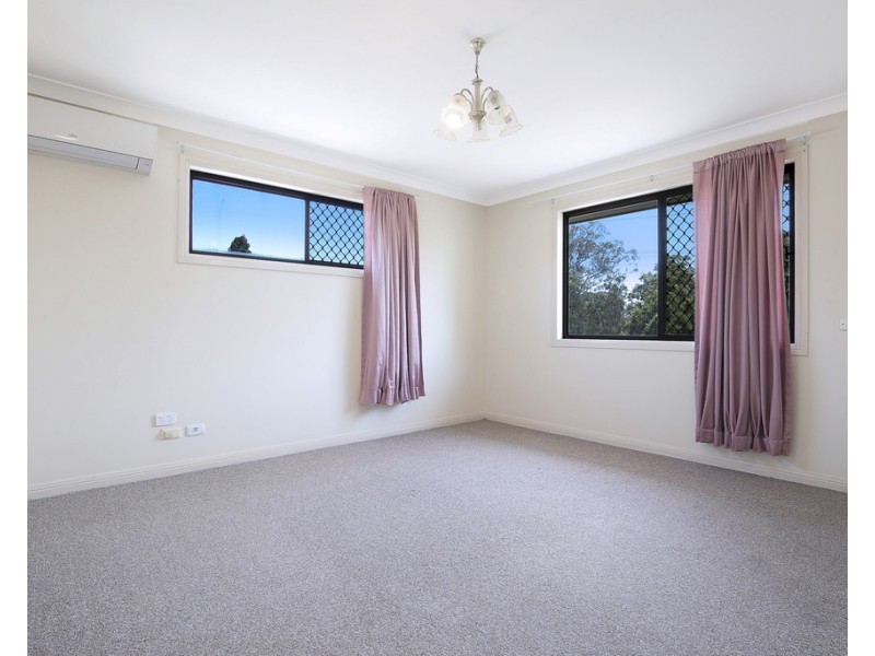 24 Brodick Street, Carindale QLD 4152