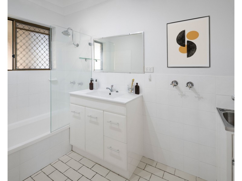 4/34 Winchester Street, Hamilton QLD 4007