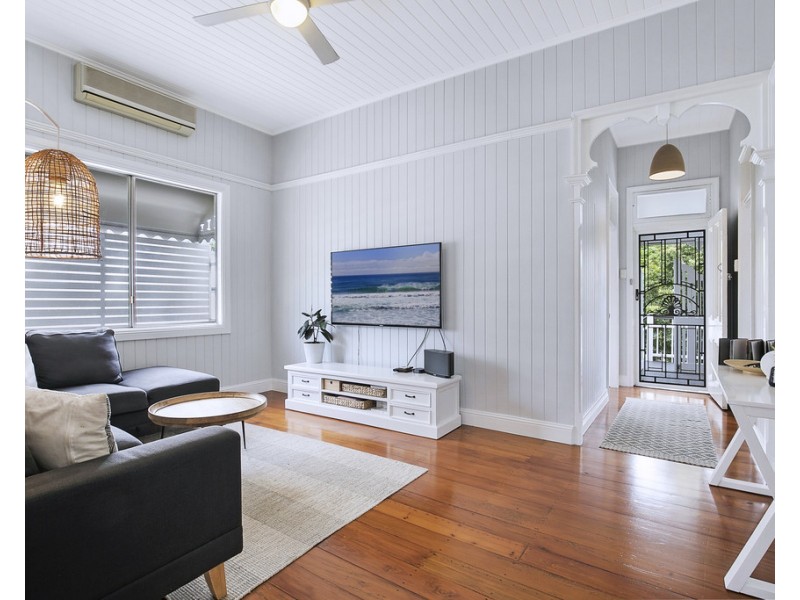 74 Winchester Street, Hamilton QLD 4007