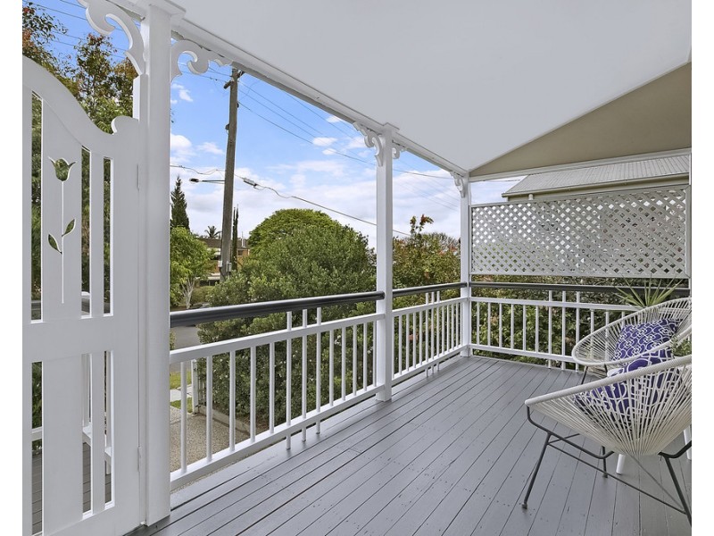 74 Winchester Street, Hamilton QLD 4007