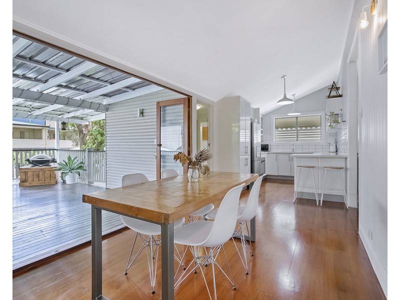 74 Winchester Street, Hamilton QLD 4007