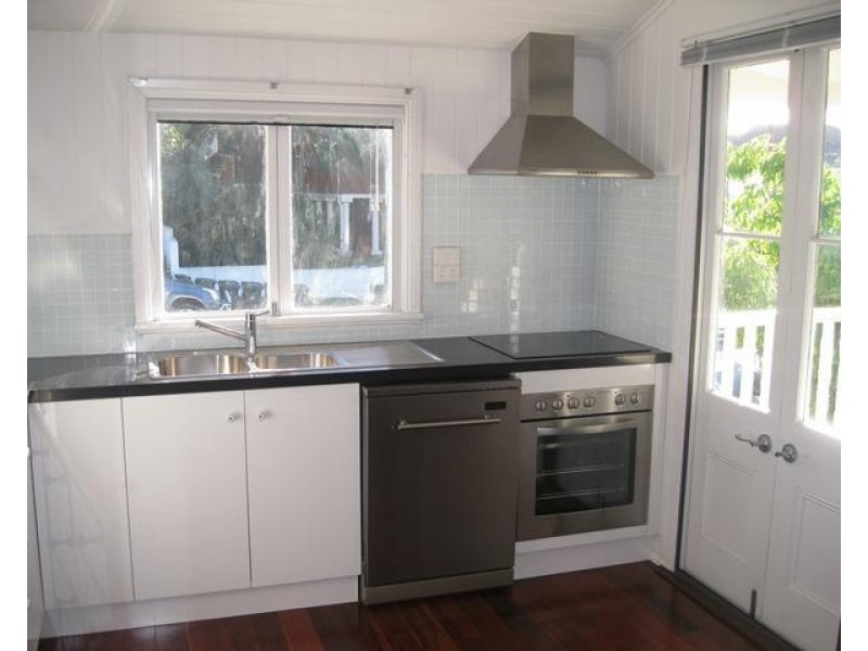 29 Rossiter Parade, Hamilton QLD 4007