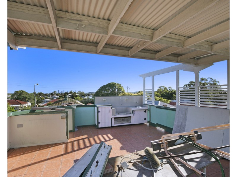 2 Barker Street, Wavell Heights QLD 4012