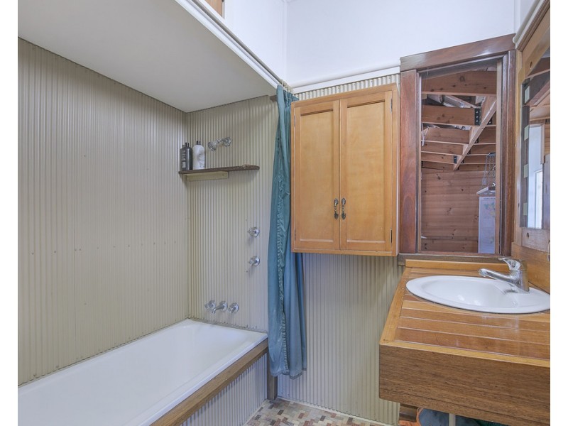 2 Barker Street, Wavell Heights QLD 4012