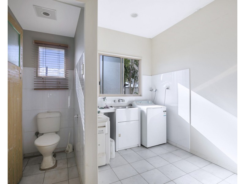 2 Barker Street, Wavell Heights QLD 4012