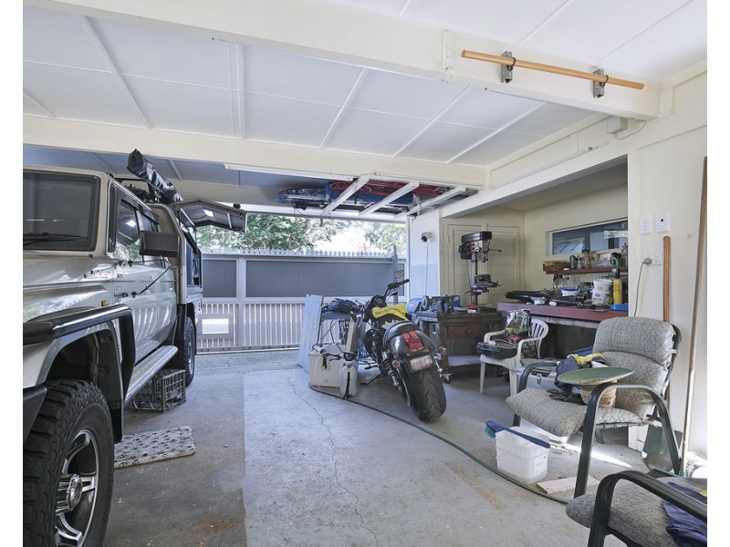 2 Barker Street, Wavell Heights QLD 4012