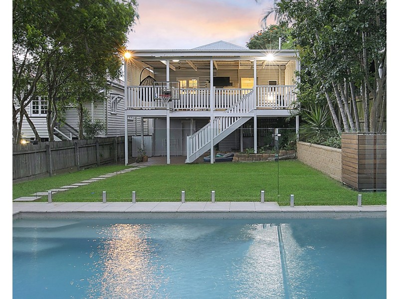 12 Princess Street, Camp Hill QLD 4152