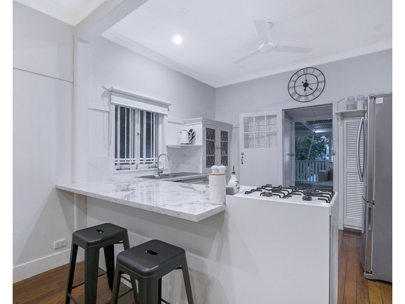 12 Princess Street, Camp Hill QLD 4152