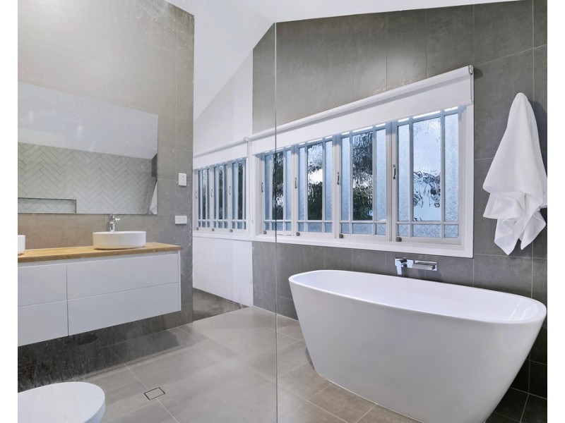 12 Princess Street, Camp Hill QLD 4152