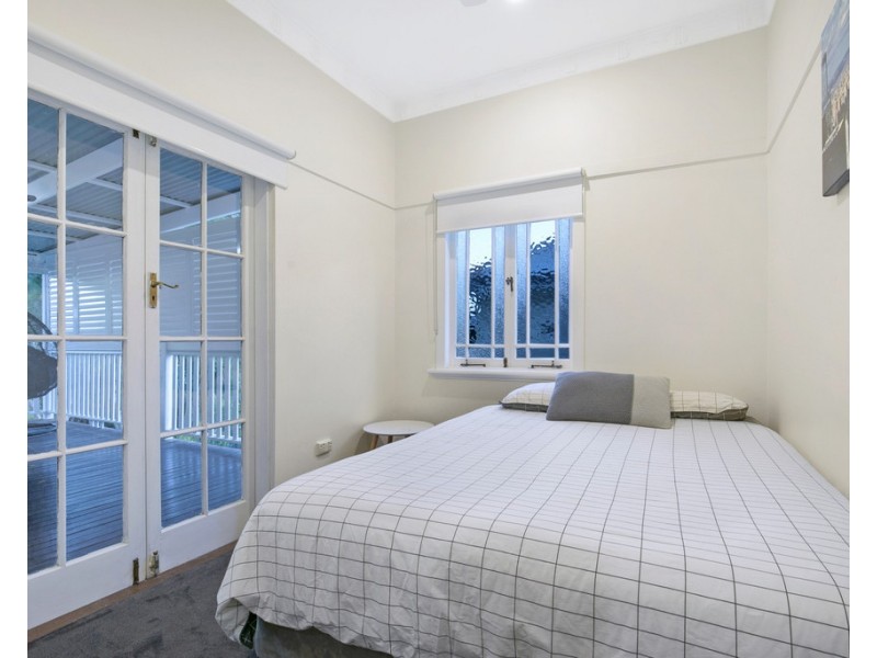 12 Princess Street, Camp Hill QLD 4152